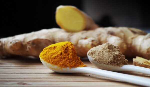 Té de cúrcuma con jengibre: bebida antiinflamatoria natural
