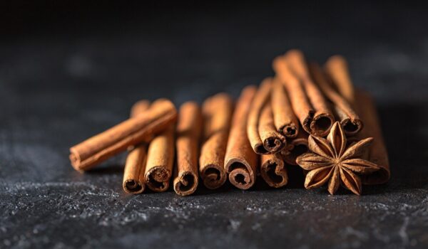 Té de canela con laurel: para qué sirve y cómo prepararlo en casa